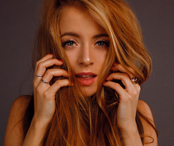 Эксклюзив. Пудра, тушь и другие средства, которые рекомендует актриса Катя Кабак для дневного макияжа