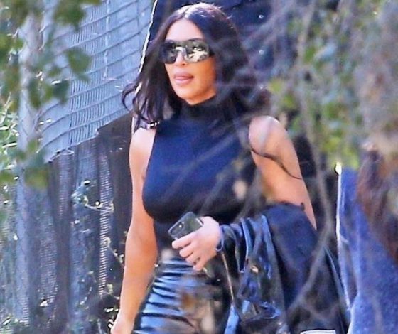 Семейный выход! Сестры Кардашьян-Дженнер на воскресной службе Канье Уэста