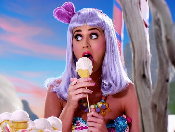 Минуточку внимания: мужчина обвинил Кэти Перри в приставаниях! Присоединилась Тина Канделаки