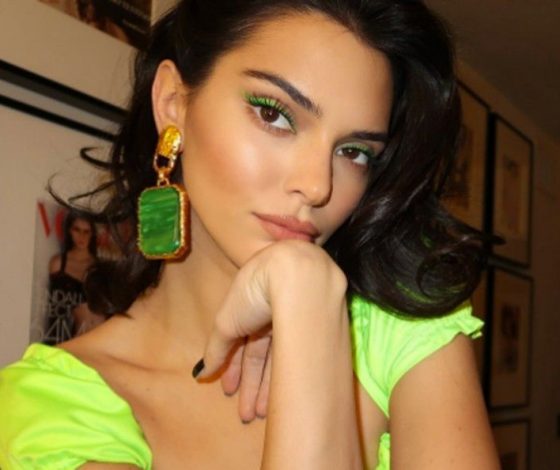 Возьми на заметку: лайфхак визажиста Кендалл Дженнер для идеального тона кожи