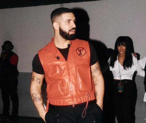 Отец года: Дрейк «признал» сына и набил на руке его портрет. Смотри фото!