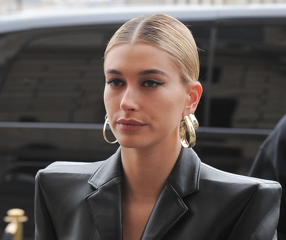 Переборщила с загаром: как Хейли Бибер отбивается от хейтеров?