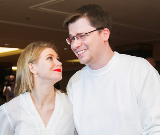 «Моя история»: Кристина Асмус с новой стрижкой намекнула на причину развода с Гариком Харламовым