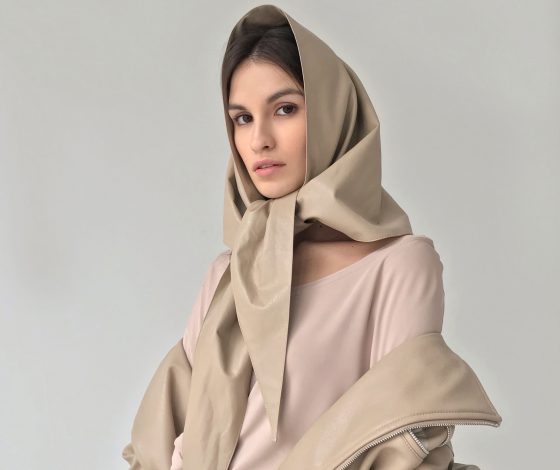 Главный тренд этой весны: косынка из кожи. Где купить самую крутую?