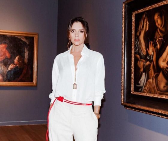 Это очень красиво! Идеальный весенний костюм Виктории Бекхэм