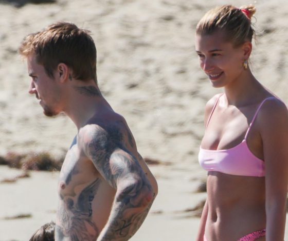 Семья Бибер отдыхает на пляже. И у Хейли идеальное тело!