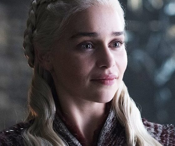 Откровенно! Эмилия Кларк рассказала о дружбе с Китом Харингтоном, «Игре престолов» и операции на мозге