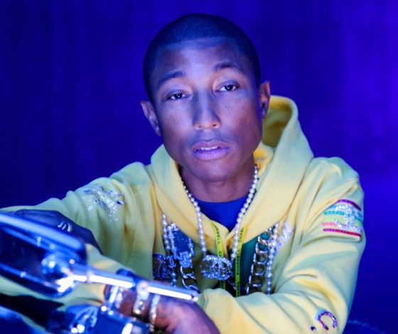 Зеленые мюли мечты из коллекции Pharrell x Chanel