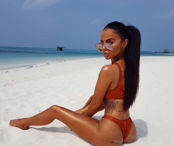 Instagram-инструкция: как сделать сексуальное фото в купальнике