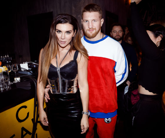 Анна Седокова открыла бар. С кем она танцевала на открытии?