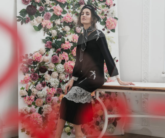 Они тебе нужны: джемперы, кардиганы и платья с ручной вышивкой