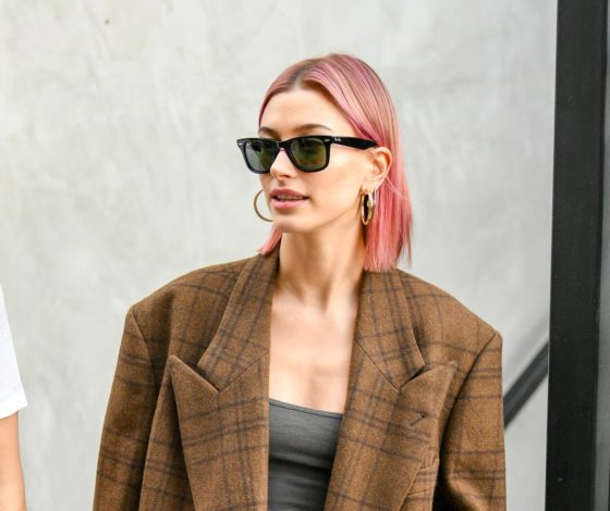 Сколько стоят любимые серьги-кольца Хейли Бибер?