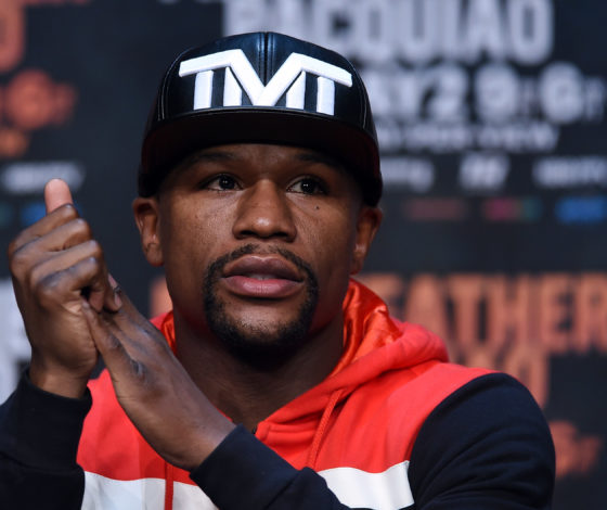 СМИ: боксер Флойд Мейвезер женится на стриптизерше