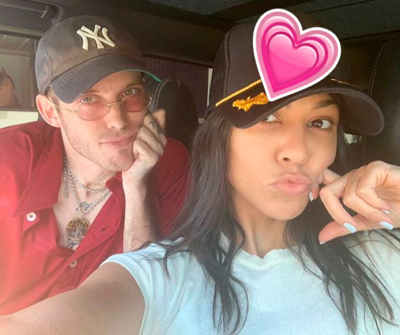 Неожиданно! Кортни Кардашьян с новым парнем и… в кепке с именем бывшего