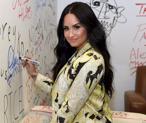 Хейтеры довели! Чем занимается Деми Ловато после критики в Сети?