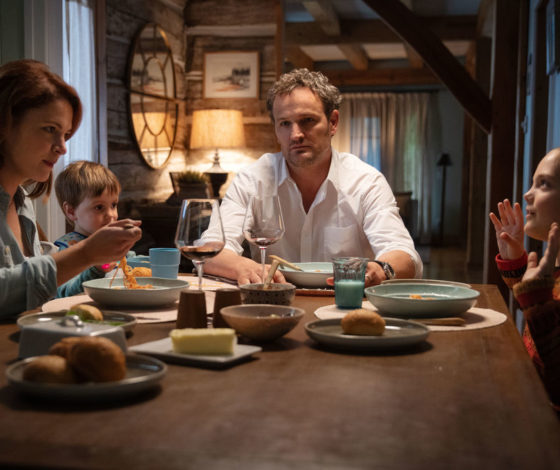 Планы на выходные 6-7 апреля: ужастик по Стивену Кингу, винтажный sale и винишко