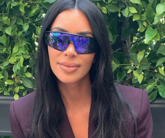 Вдохновились «Людьми в черном»: новый выход Ким Кардашьян и Крис Дженнер