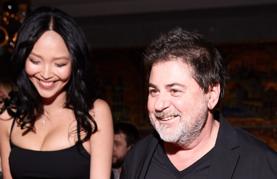 «За один стол не сяду»: Александр Цекало рассказал, почему не общается с Ургантом, Светлаковым и Мартиросяном