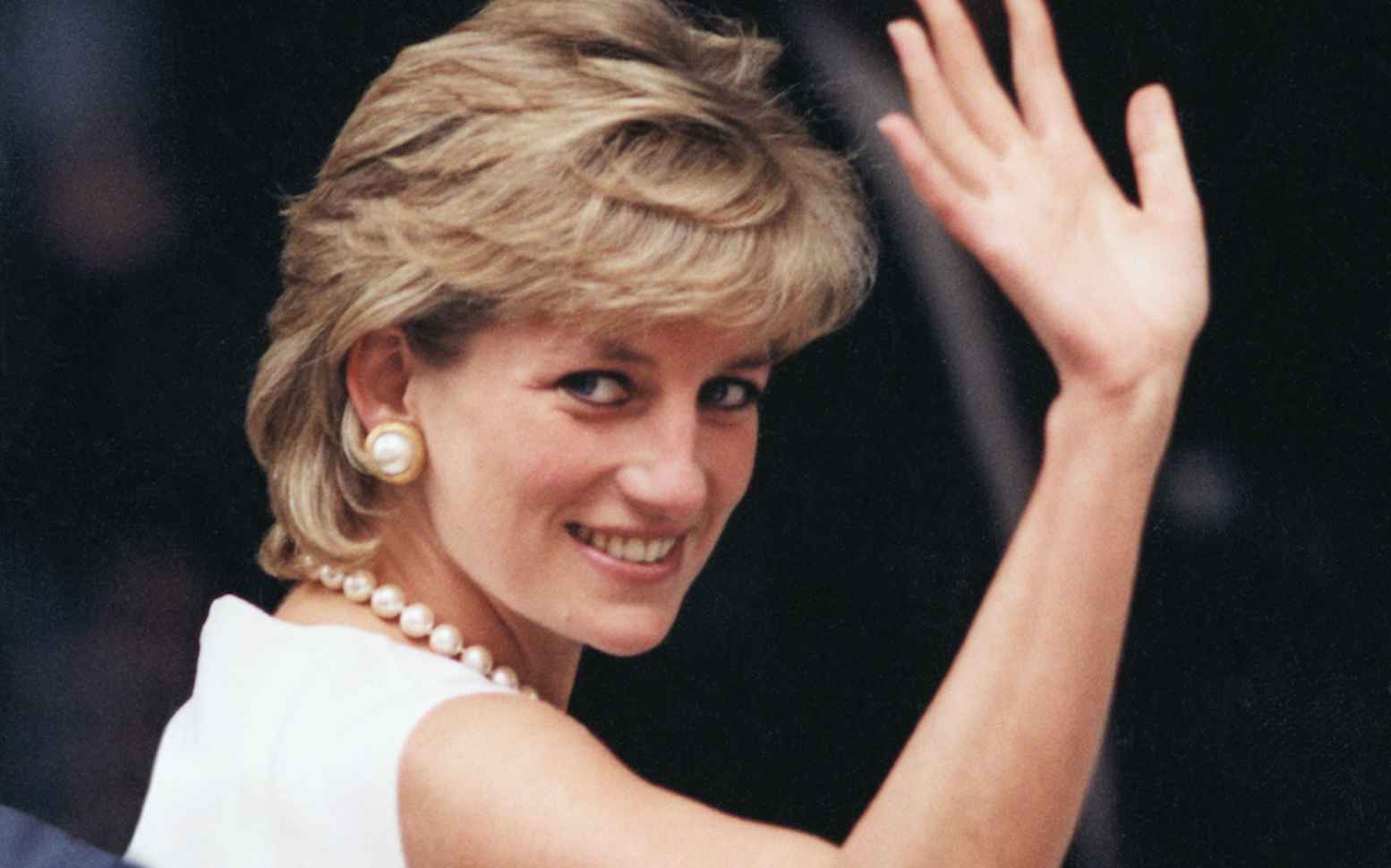 This season’s trendiest swimsuit is leopard print. This is what Princess Diana once wore.