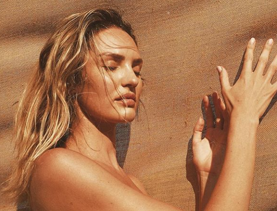 У кого-то каникулы уже в самом разгаре: где отдыхают звезды?