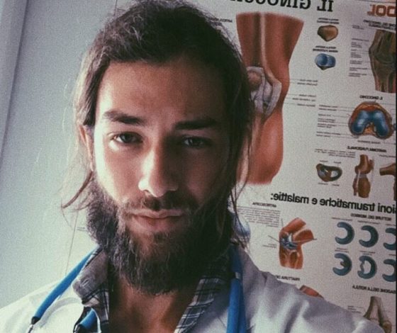 Мы бы все время сидели на больничном! Самый горячий врач в мире