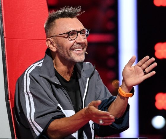 О TikTok, благотворительности, политике и вредных привычках: Сергей Шнуров ответил на вопросы Александра Кержакова в прямом эфире