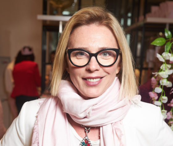 Маргарита Митрофанова, Андрей Григорьев-Аполлонов и Петр Аксенов на открытии выставки Kenneth Jay Lane 