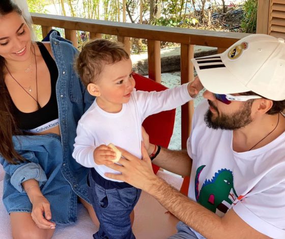 Майские праздники: куда улетели российские звезды?