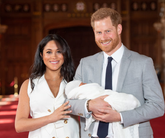 Меган Маркл убрала свое имя из свидетельства о рождении сына Арчи