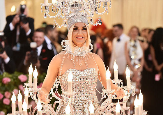 Ничего особенного, просто Кэти Перри – люстра. И она на Met Gala!