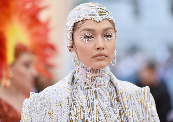 Любуемся! Самые красивые бьюти-образы Met Gala 2019