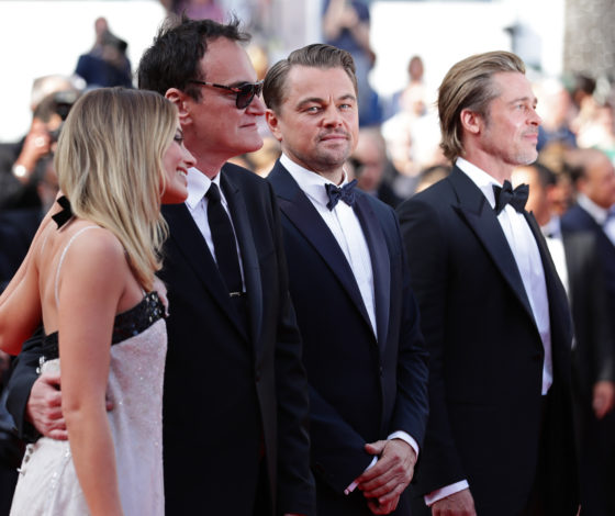 Вот это выход! Брэд Питт, Леонардо ДиКаприо, Квентин Тарантино и Марго Робби на Каннском кинофестивале