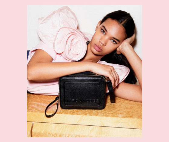 Эта модель как две капли воды похожа на Джоан Смоллс. И ей всего 21!