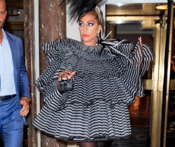 Леди Гага в очень экстравагантном наряде на ужине перед Met Gala. Кто из звезд еще там был и в чем?