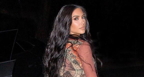 Ким Кардашьян попросила фанатов угадать ее секреты красоты. Не это она хотела услышать…