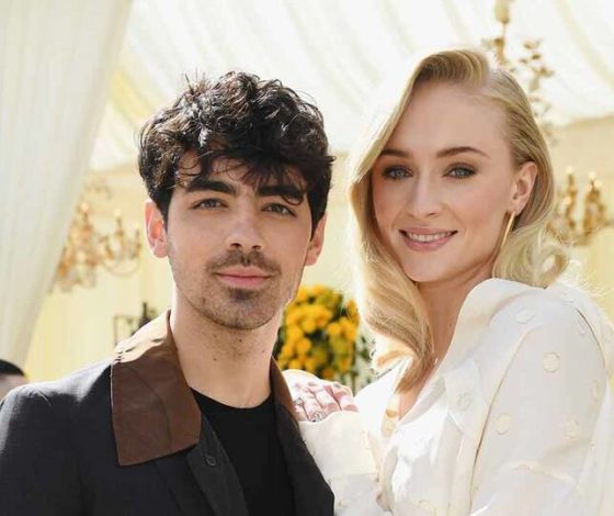 Звезда «Игры престолов» Софи Тернер вышла замуж в наряде украинского дизайнера!