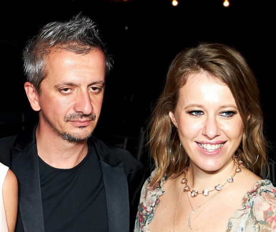 Фото дня: Константин Богомолов селфится с Ксенией Собчак