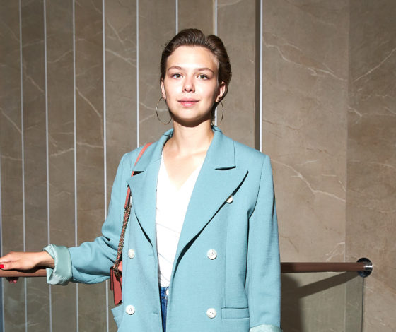 Таисия Вилкова, Виктория Толстоганова и Филипп Авдеев на премьере фильма «Выше неба»