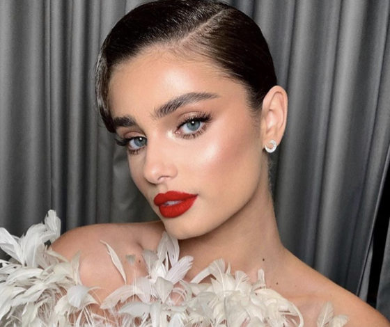 Вечная классика: лучшие бьюти-образы для выпускного с красной помадой