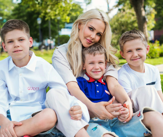 Мама может: жена Павла Погребняка Мария о жизни на два города, дружбе с Бузовой и трех сыновьях