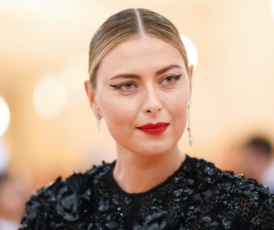 Мария Шарапова появилась на Met Gala в платье от непальского дизайнера Прабала Гурунга
