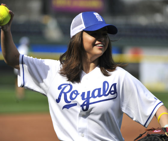 Восхищаемся! Селена Гомес провела день с фанатами