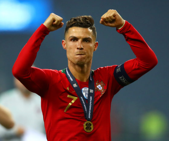 Цифра дня: Криштиану Роналду зарабатывает 5 млн