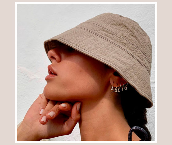 Самый модный способ носить сережки этим летом. Это очень круто!