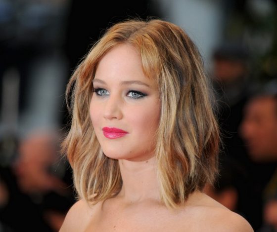 Звезды «Голодных игр» снова вместе! Дженнифер Лоуренс и Джулиана Мур встретились на Неделе моды в Париже