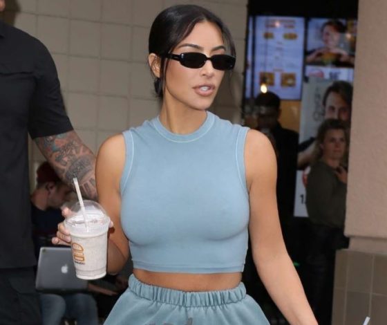 10 стильных трикотажных топов на лето