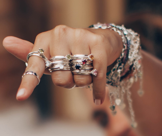 Где купить идеальные серебряные кольца и подвески с огромной скидкой?