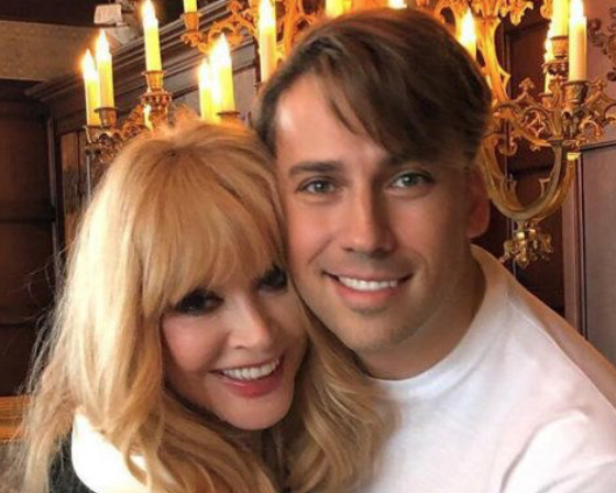 Вопреки ограничениям: Настя Ивлеева, Гарик Харламов и другие звёзды отметили юбилей Максима Галкина