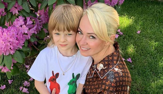 Яна Рудковская снова отбивается от хейтеров. Из-за чего на этот раз?