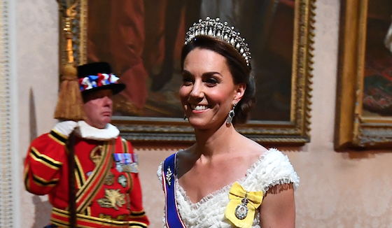 Все в белом! Кейт Миддлтон, Елизавета II и Трампы на ужине в Букингемском дворце